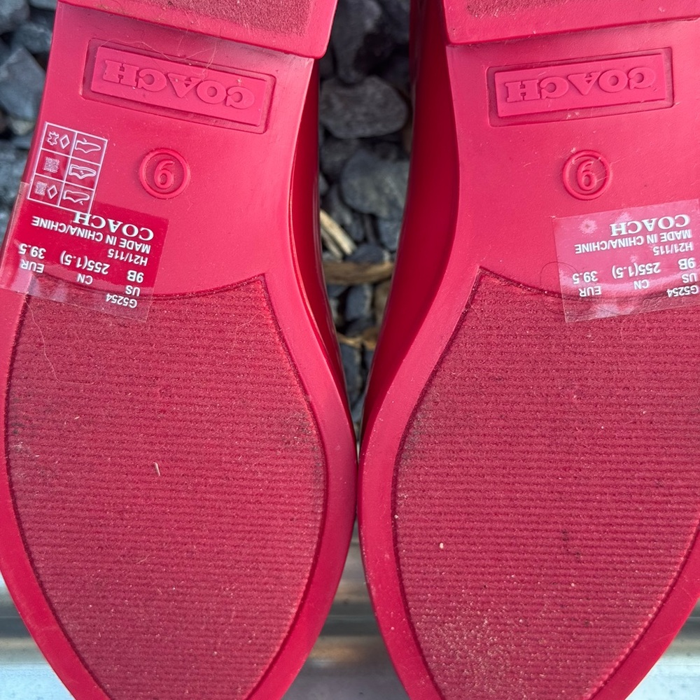 New with tags no box rare women’s red luxury Coach rain boots super cute! - Picture 6 of 6